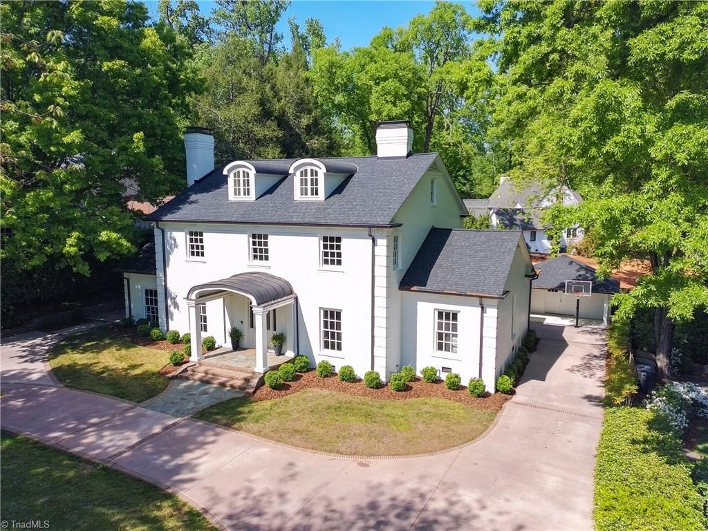 Photo of 306 Meadowbrook Terrace, Greensboro, NC 27408 (MLS # 1216603)