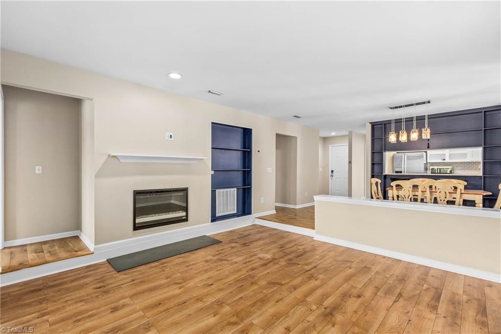 Photo of 233 Oakwood Court, Winston-Salem, NC 27103 (MLS # 1221868)