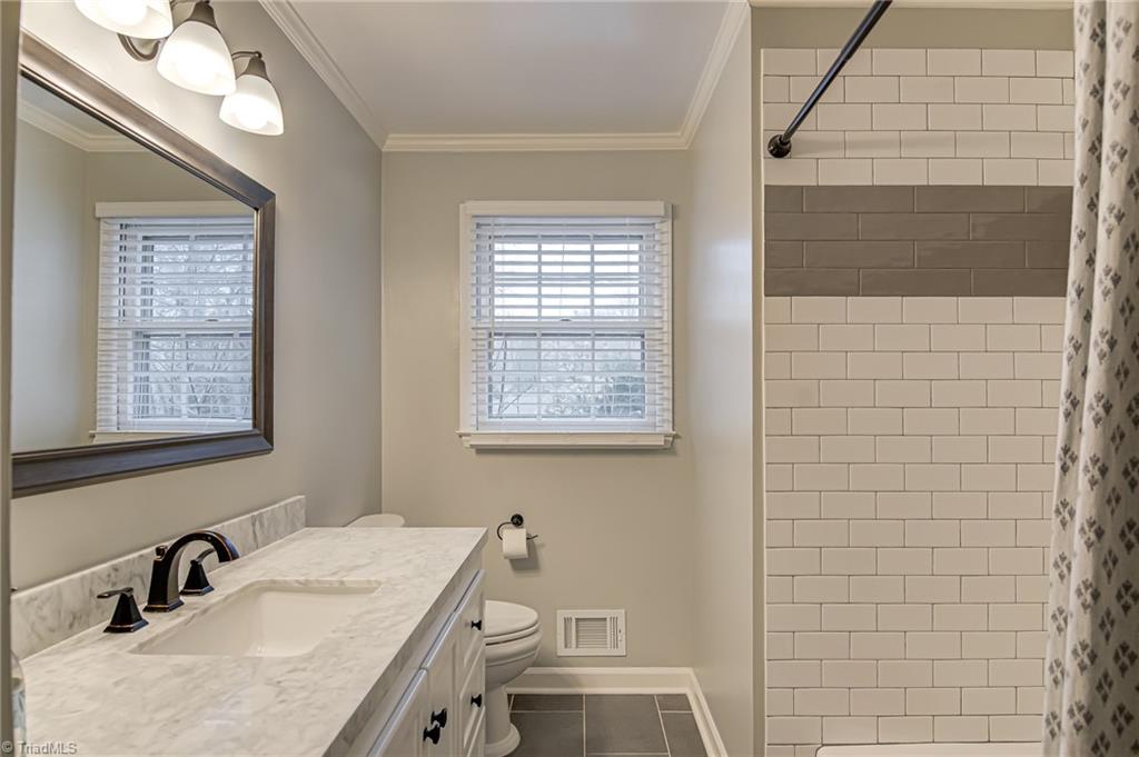 Winston-Salem, North Carolina 27104, United States, 3 Bedrooms Bedrooms, ,2 BathroomsBathrooms,Residential,Pending,5646