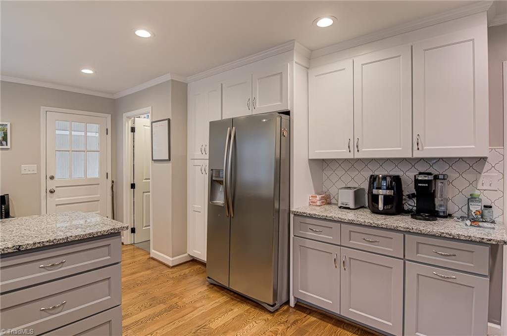 Winston-Salem, North Carolina 27104, United States, 3 Bedrooms Bedrooms, ,2 BathroomsBathrooms,Residential,Pending,5646