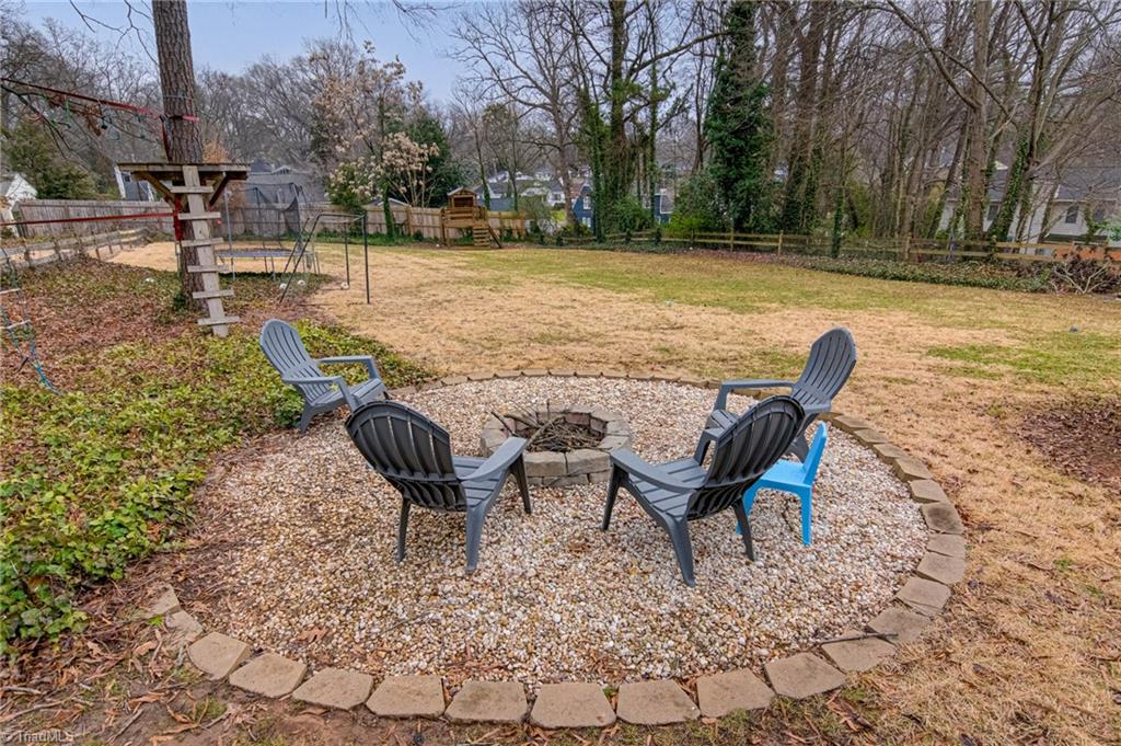 Winston-Salem, North Carolina 27104, United States, 3 Bedrooms Bedrooms, ,2 BathroomsBathrooms,Residential,Pending,5646