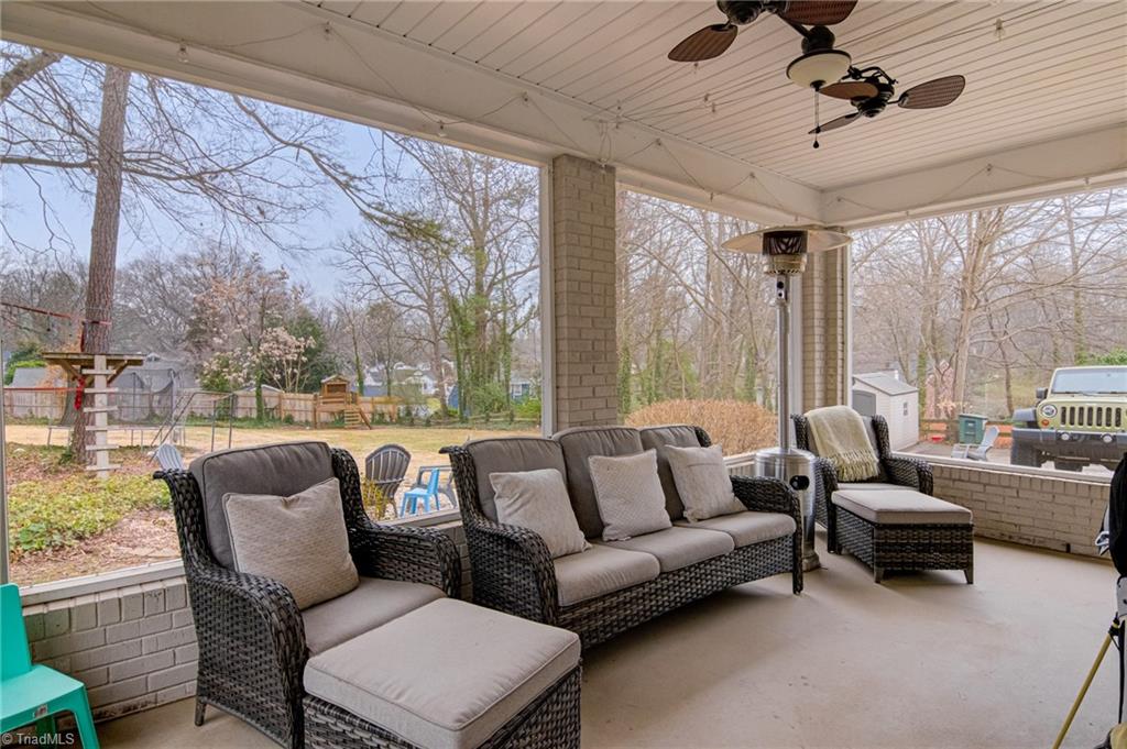 Winston-Salem, North Carolina 27104, United States, 3 Bedrooms Bedrooms, ,2 BathroomsBathrooms,Residential,Pending,5646