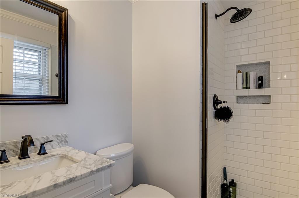 Winston-Salem, North Carolina 27104, United States, 3 Bedrooms Bedrooms, ,2 BathroomsBathrooms,Residential,Pending,5646