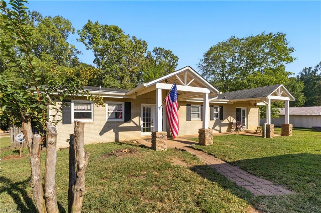 Photo of 638 Pineville Road, Mocksville, NC 27028 (MLS # 1236117)