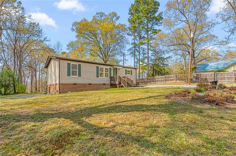 Mobile Home For Sale - 2234 D Basil Holt Road<br/> Alamance County, Burlington, NC 27217