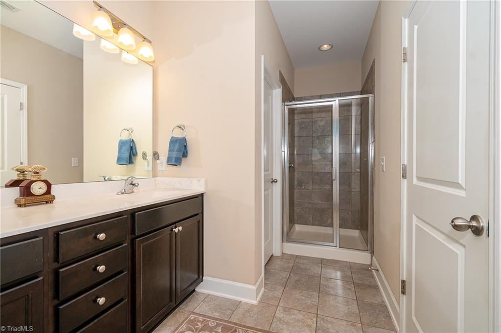 204 Summerwalk Road, Greensboro, North Carolina image 13