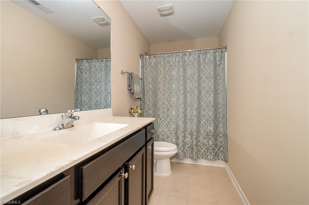 204 Summerwalk Road, Greensboro, North Carolina image 24