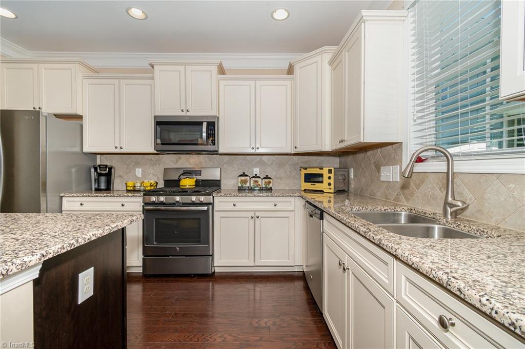 204 Summerwalk Road, Greensboro, North Carolina image 3
