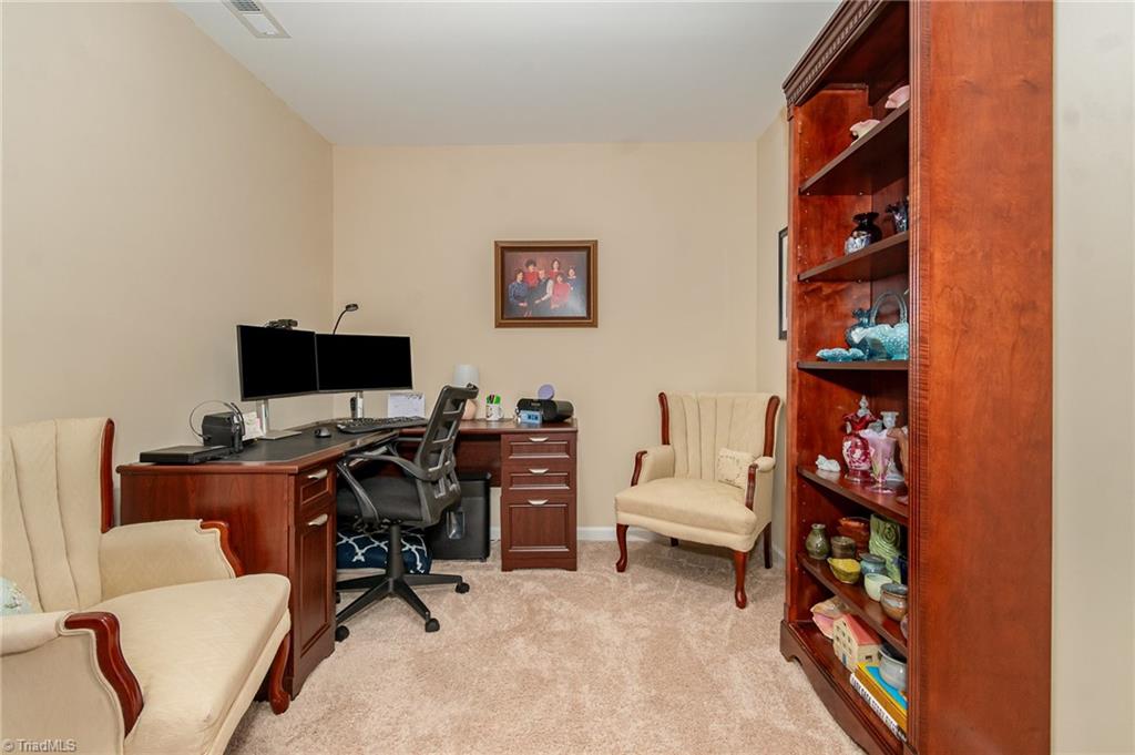 204 Summerwalk Road, Greensboro, North Carolina image 18
