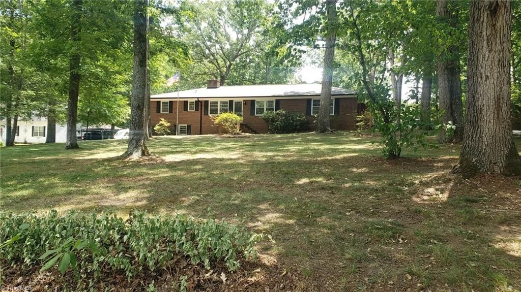 Photo of 7950 E Holly Grove Road, Thomasville, NC 27360 (MLS # 1222121)