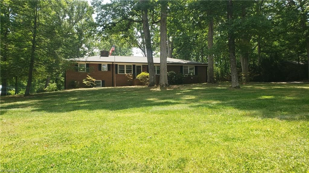 Photo of 7950 E Holly Grove Road, Thomasville, NC 27360 (MLS # 1222121)