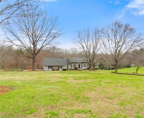 Homes For Sale - 4875 Hampton Road<br/> Forsyth County, Clemmons, NC 27012