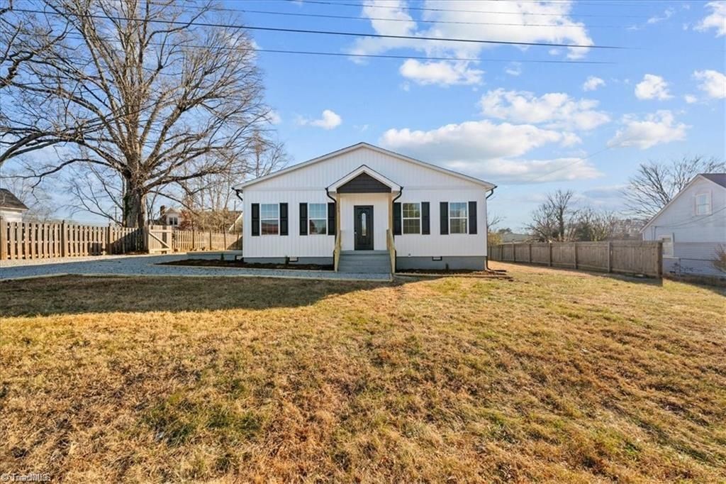 Photo of 105 Charles Street, Thomasville, NC 27360 (MLS # 1207059)