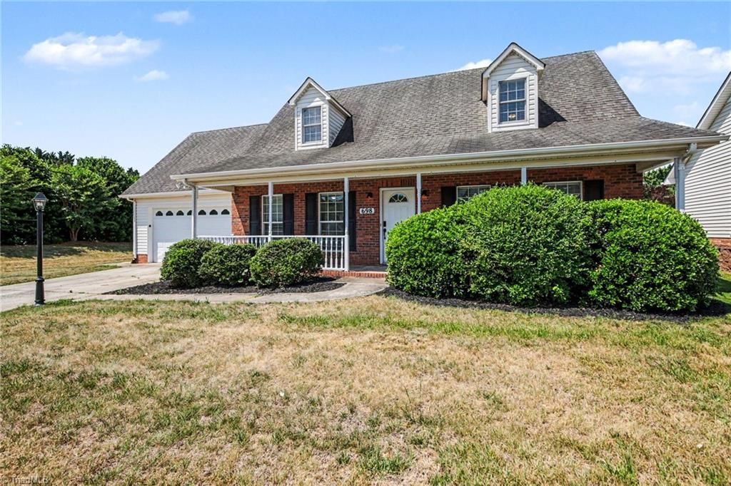 Photo of 698 Retford Park Lane, Kernersville, NC 27284 (MLS # 1221935)