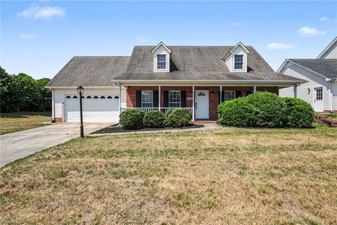 Homes For Sale - 698 Retford Park Lane<br/> Kernersville, NC 27284
