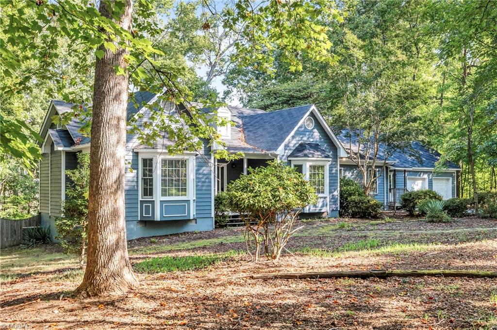 Photo of 174 Hunters Glen Drive, Summerfield, NC 27358 (MLS # 1236621)