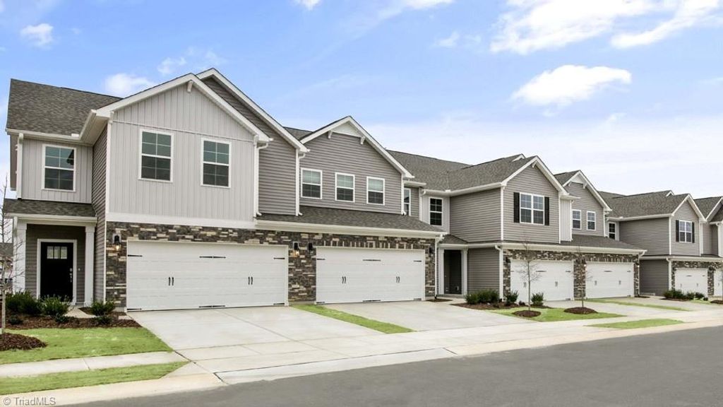 Photo of 129 Briarwood Lane, Bermuda Run, NC 27006 (MLS # 1207875)