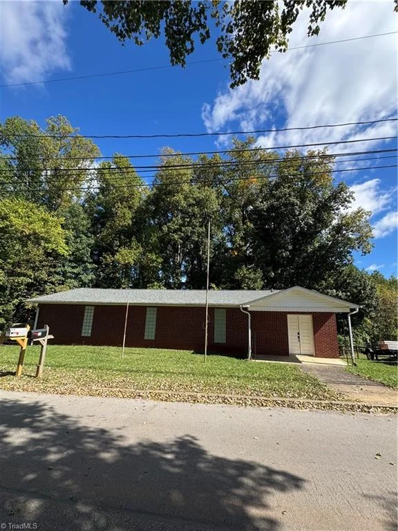 12 Crutchfield Avenue, photo 2 of 5