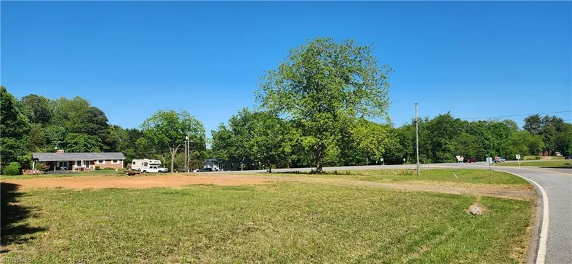 2493 Old Highway 21, photo 1 of 14