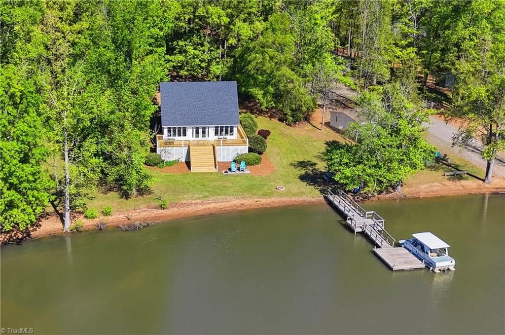 Photo of 449 Island View Drive, Lexington, NC 27292 (MLS # 1216023)