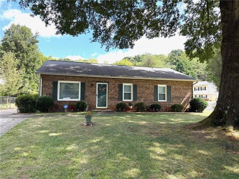 Homes For Sale - 553 Heatherton Lane<br/> Forsyth County, Rural Hall, NC 27045