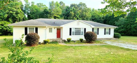 A home in Clemmons