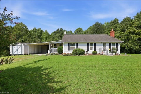 Homes For Sale - 1816 Sechrest Circle<br/> Guilford County, Archdale, NC 27263