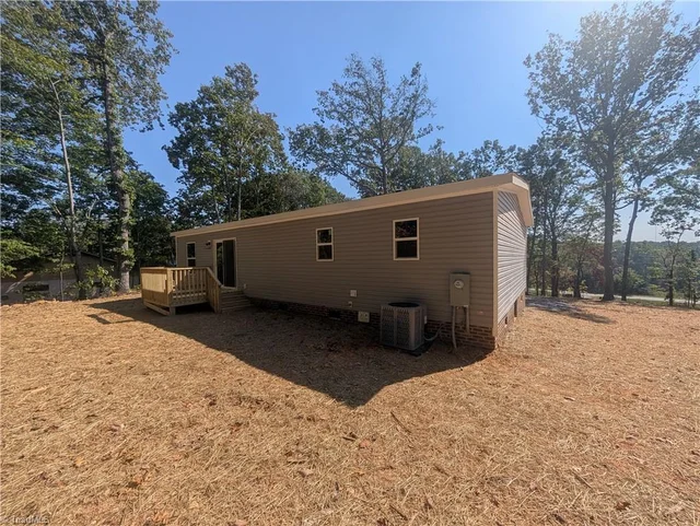 1312 Pineview Road, photo 3 of 15