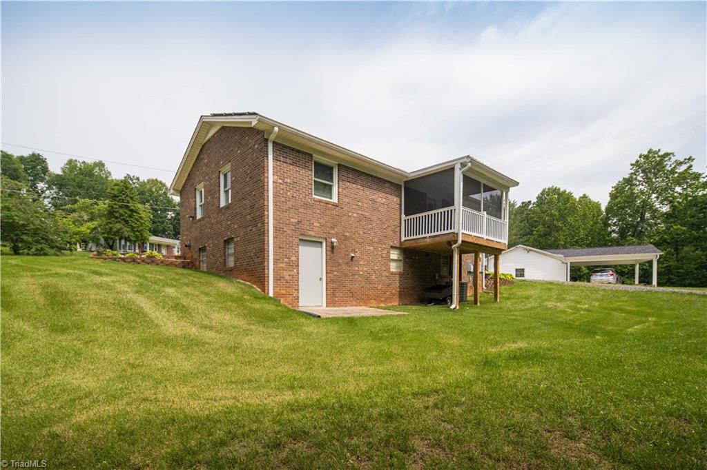 224 Delaware Avenue, Mount Airy, North Carolina image 27