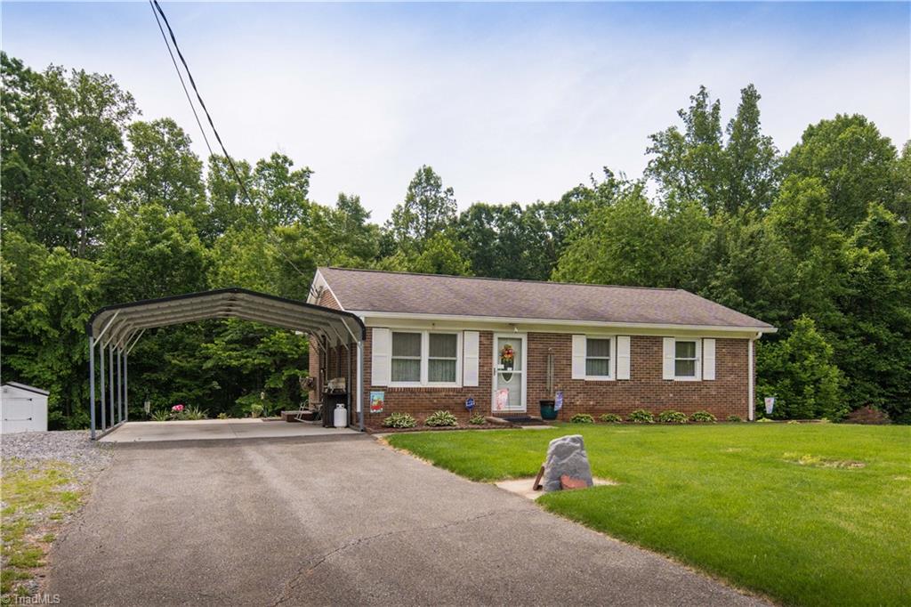 224 Delaware Avenue, Mount Airy, North Carolina image 3