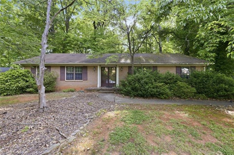 Homes For Sale - 606 Leawood Drive<br/> Greensboro, NC 27410