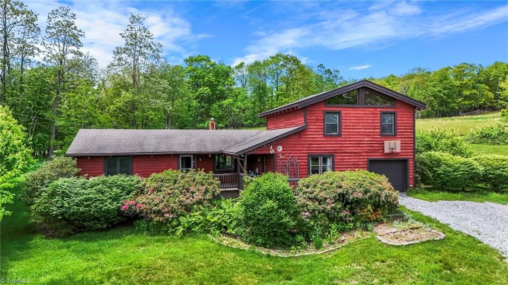 Photo of 1925 Green Hill Road, Blowing Rock, NC 28605 (MLS # 1187523)