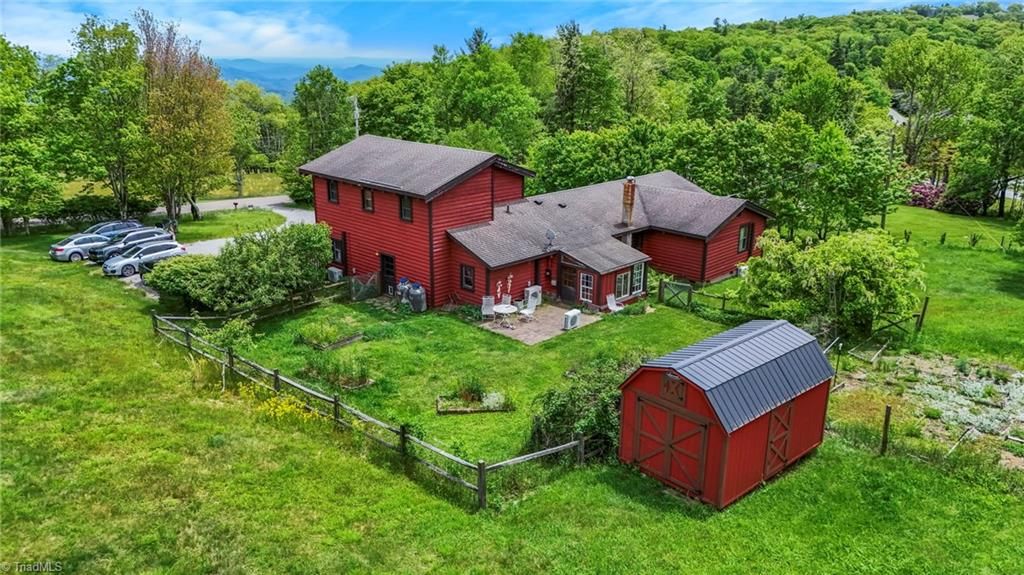 Photo of 1925 Green Hill Road, Blowing Rock, NC 28605 (MLS # 1187523)