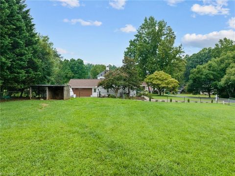 A home in Clemmons