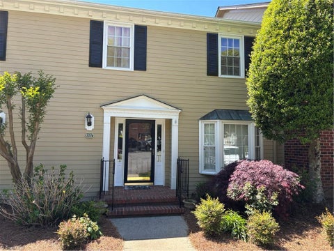 Townhouse For Sale - 1007 Harvest Time Way<br/> Greensboro, NC 27410