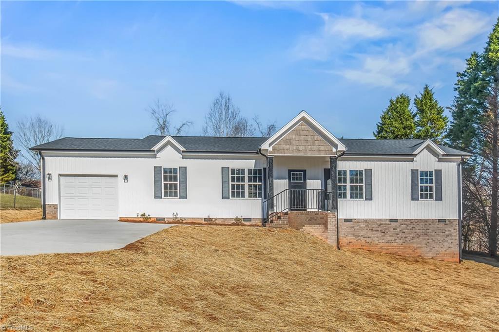 7113 Hunting Brook Court, Walkertown, North Carolina image 1