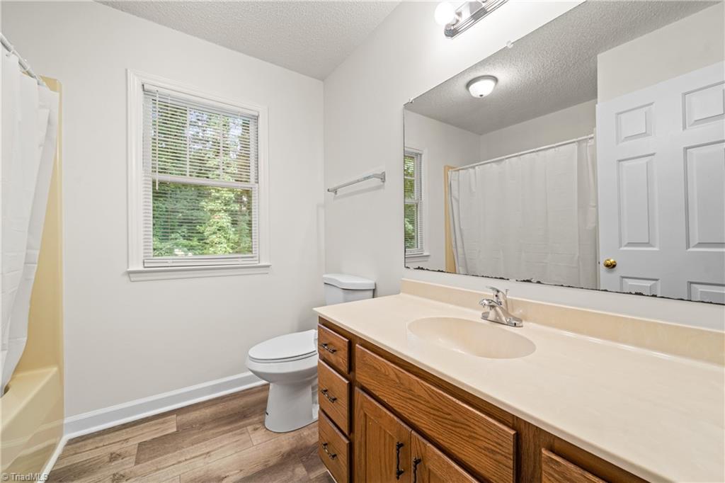 Winston-Salem, North Carolina 27104, United States, 4 Bedrooms Bedrooms, ,3 BathroomsBathrooms,Residential,Active,185638