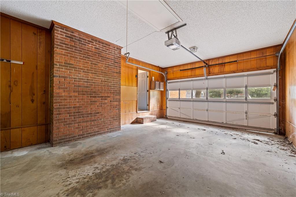 Winston-Salem, North Carolina 27104, United States, 4 Bedrooms Bedrooms, ,3 BathroomsBathrooms,Residential,Active,185638