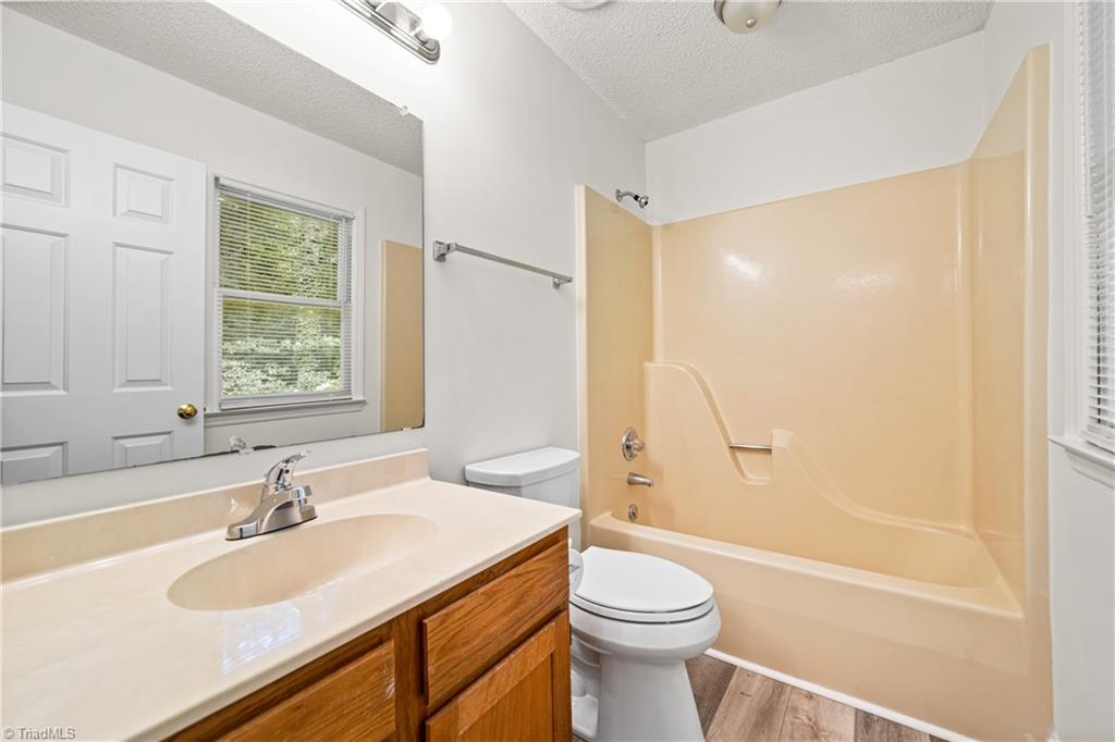 Winston-Salem, North Carolina 27104, United States, 4 Bedrooms Bedrooms, ,3 BathroomsBathrooms,Residential,Active,185638