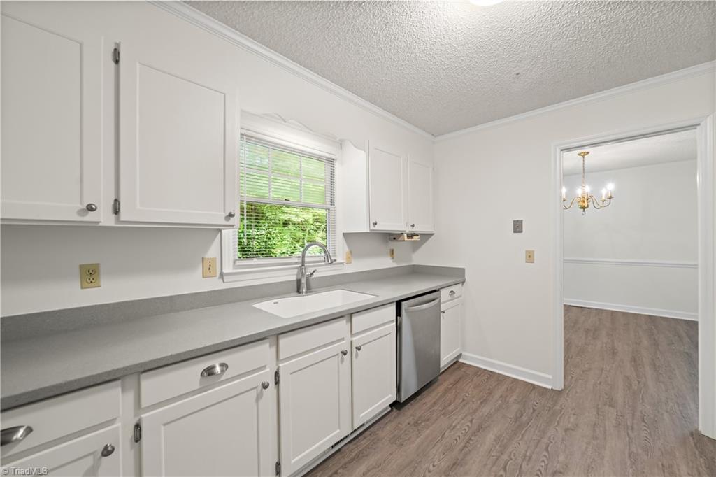 Winston-Salem, North Carolina 27104, United States, 4 Bedrooms Bedrooms, ,3 BathroomsBathrooms,Residential,Active,185638