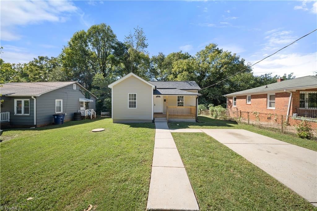 Photo of 2810 Ansonia Street, Winston-Salem, NC 27105 (MLS # 1237255)