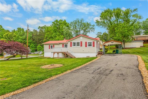 Homes For Sale - 103 Howard Street<br/> Pilot Mountain, NC 27041