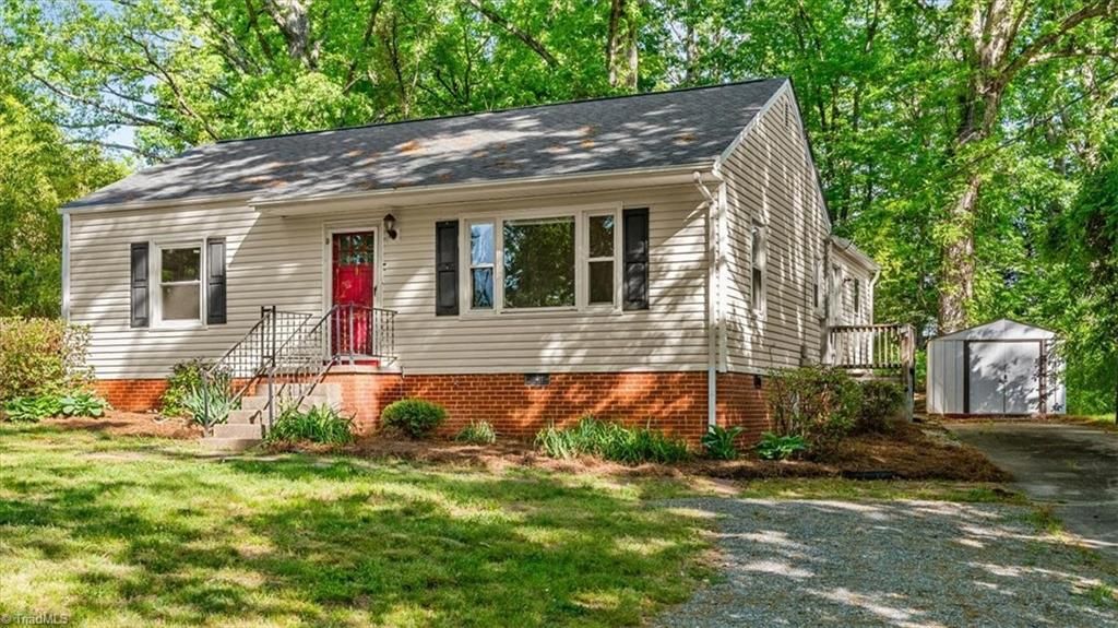 Photo of 3002 Taliaferro Road, Greensboro, NC 27408 (MLS # 1217358)