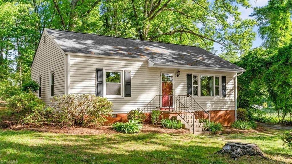 Photo of 3002 Taliaferro Road, Greensboro, NC 27408 (MLS # 1217358)