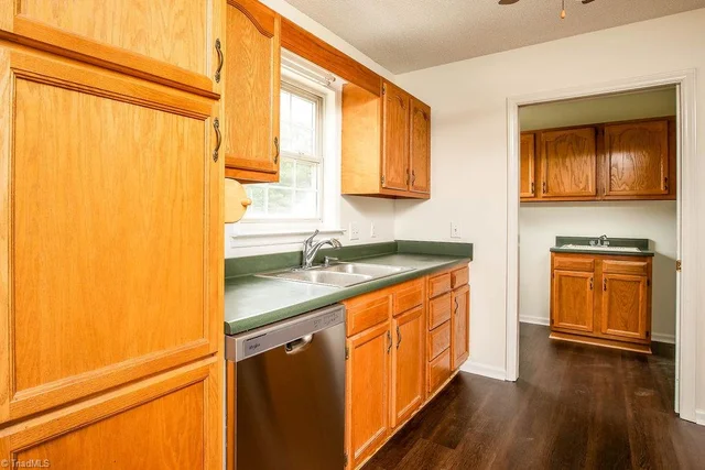122 Rickard Road, photo 5 of 16