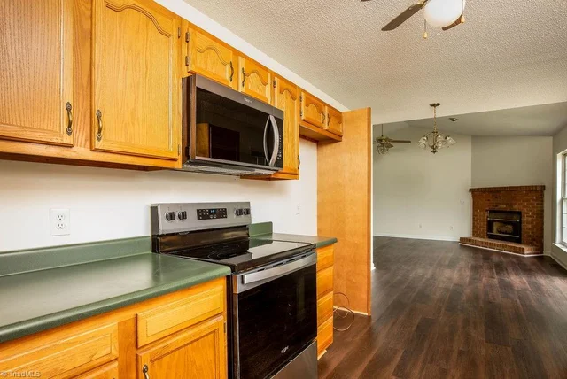 122 Rickard Road, photo 4 of 16