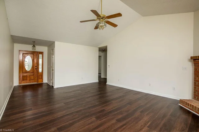 122 Rickard Road, photo 3 of 16