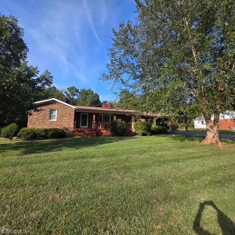 Homes For Sale - 2091 Junction Road<br/> Mocksville, NC 27028