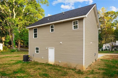 Single Family Residence in Winston Salem NC 124 Avondale Street 32.jpg