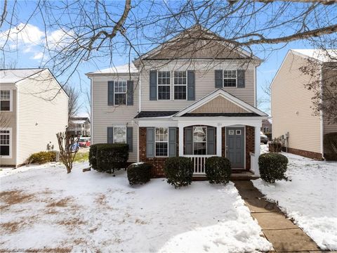 Homes For Sale - 184 Town Park Drive<br/> Davie County, Bermuda Run, NC 27006